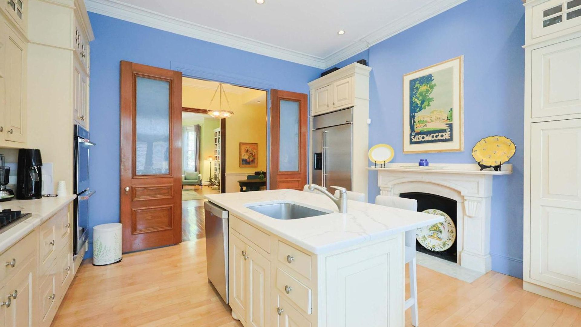 Brownstone Stay, Includes Parking *