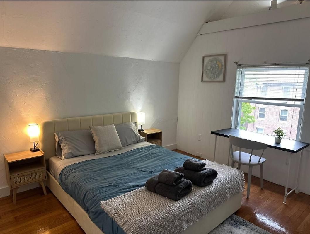 -no70- Fancy In A House - Walking Distance To Line T Station - Centrally Located At Brighton *