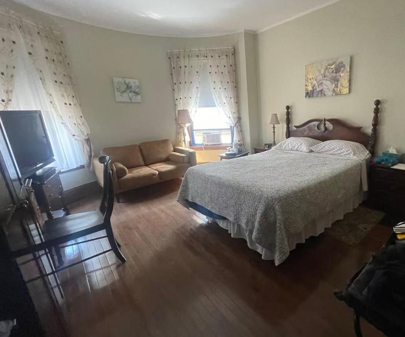 Fenway Park Brownstone Homestay *