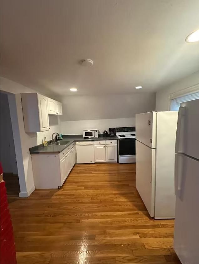 Homestay -no70- Fancy In A House - Walking Distance To Line T Station - Centrally Located At Brighton Boston
