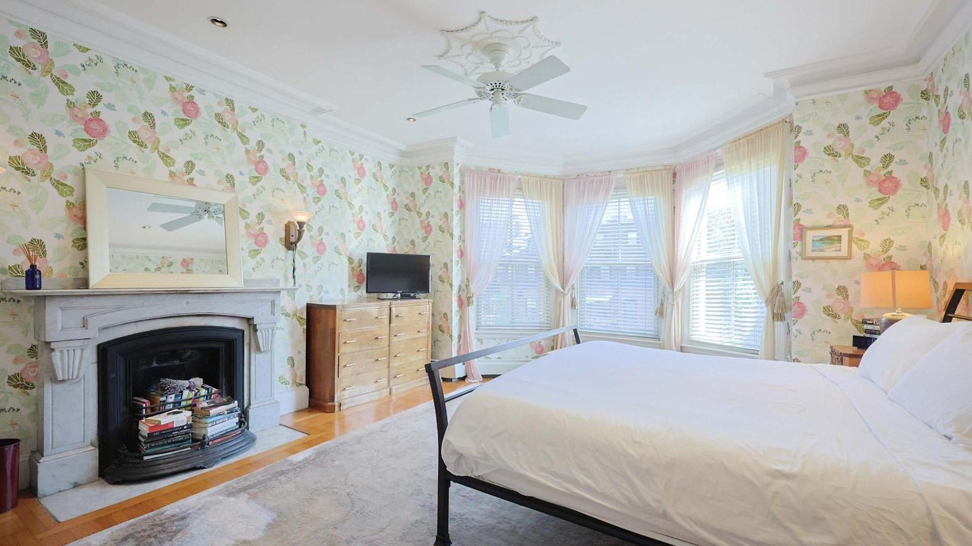 Brownstone Stay, Includes Parking * Boston