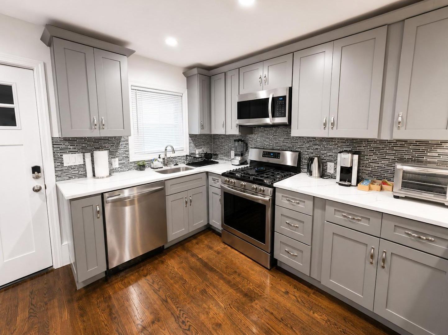 New 4-bedroom, 5 Bed, 2.5bath Near Downtown Holiday home Boston