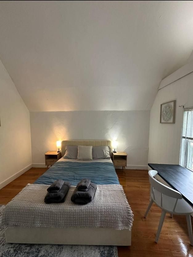 Homestay -no70- Fancy In A House - Walking Distance To Line T Station - Centrally Located At Brighton *