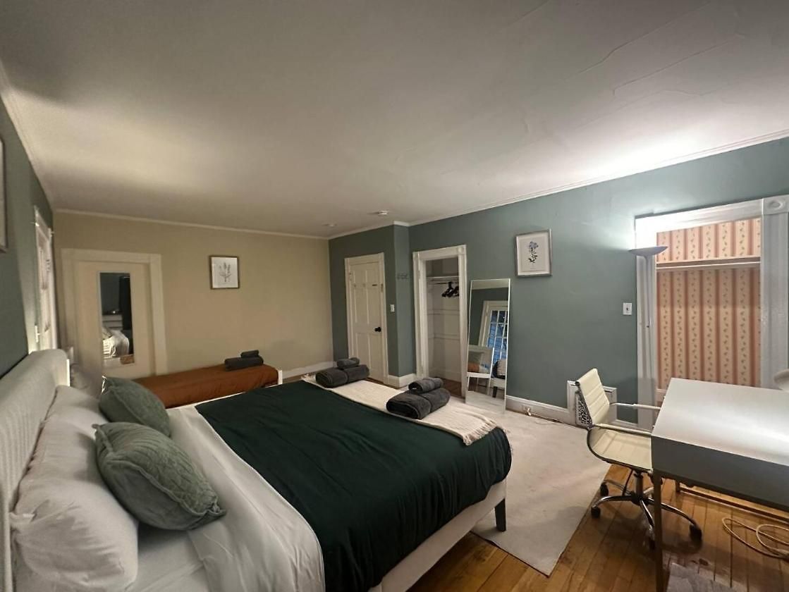 -no66- Fancy In A House - 2 Beds - Steps To College & Line At Brighton Guest house *