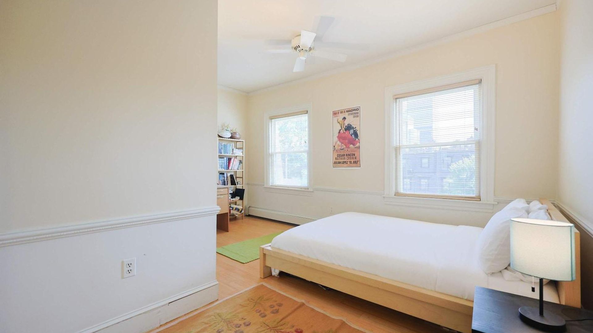 Brownstone Stay, Includes Parking Holiday home