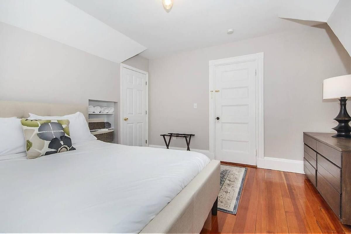 Contemporary Duplex Near The T Boston