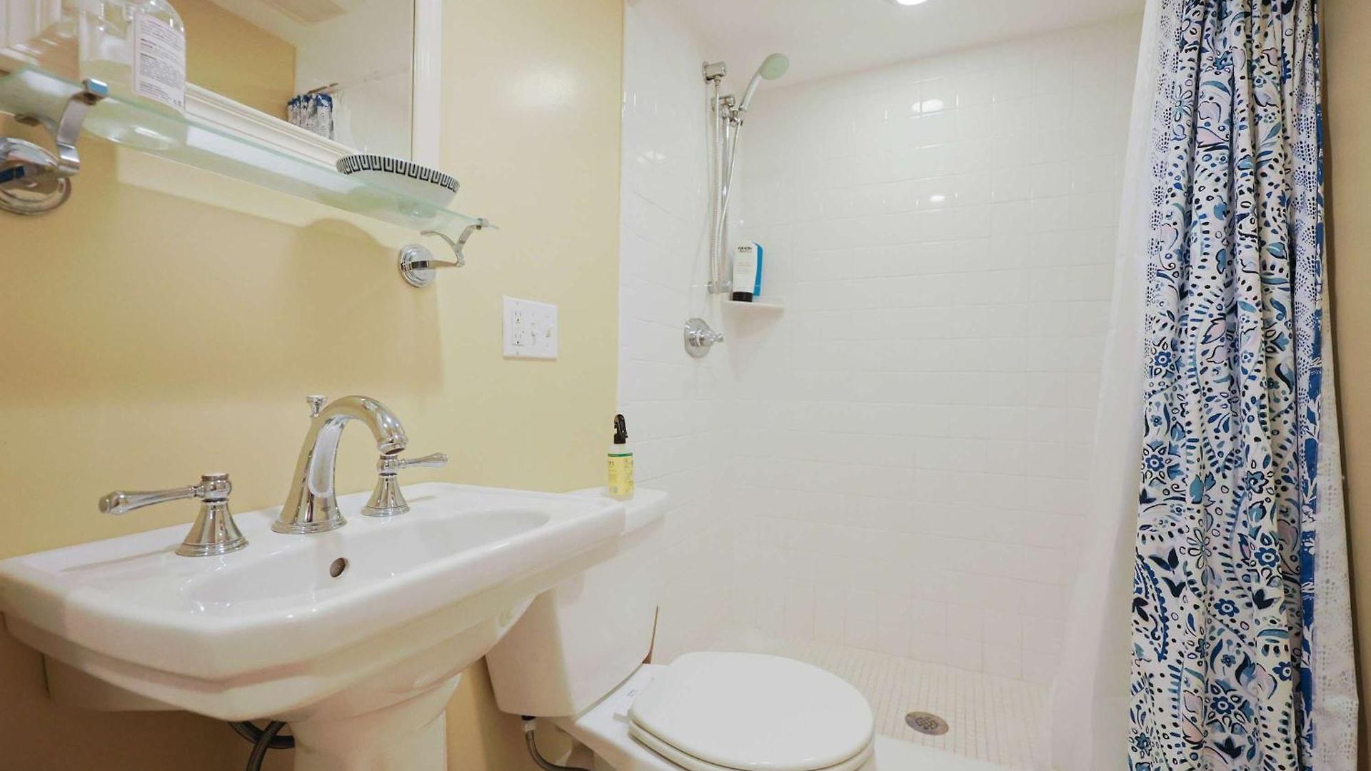Brownstone Stay, Includes Parking Boston