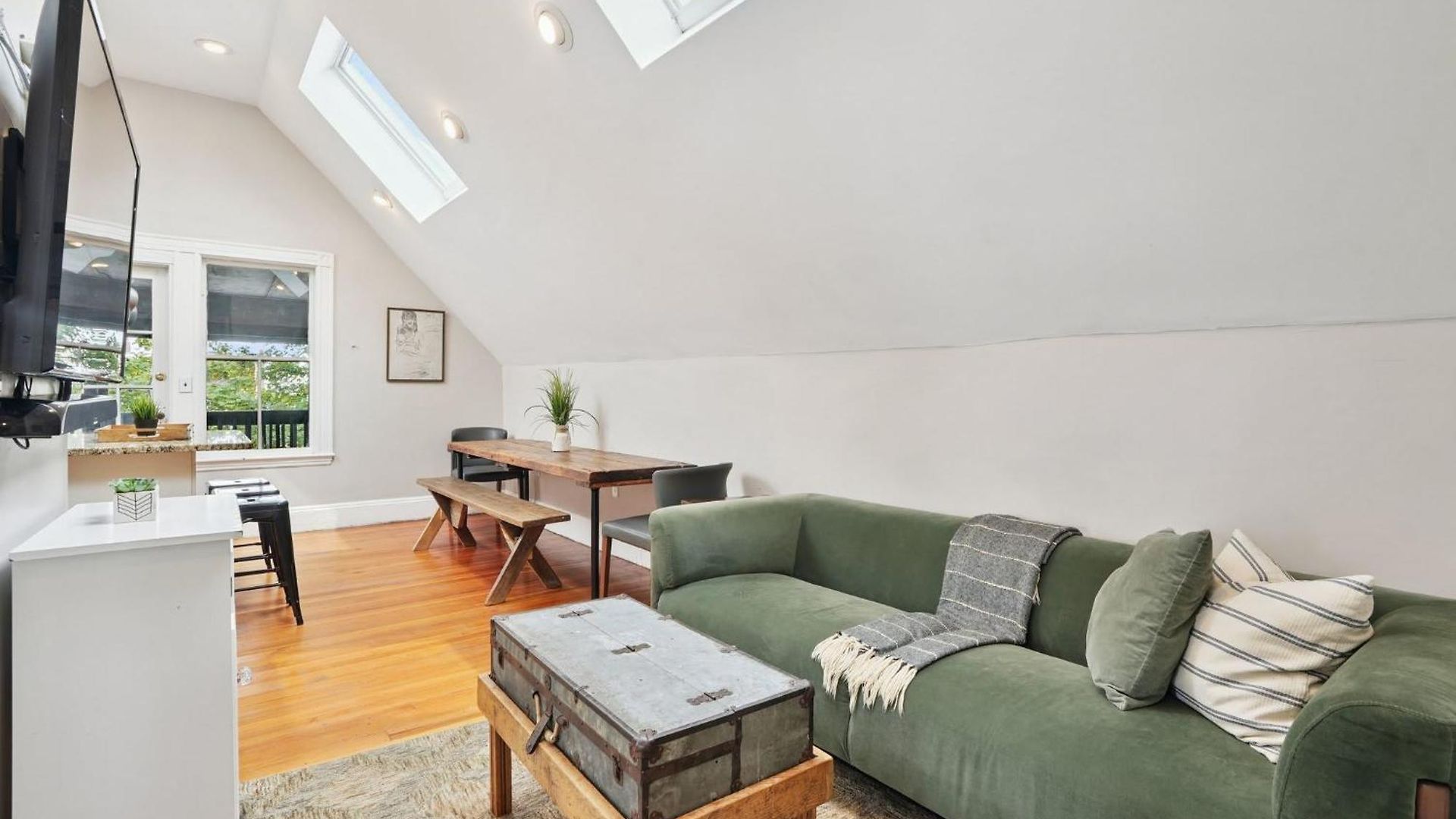 Contemporary Duplex Near The T Boston