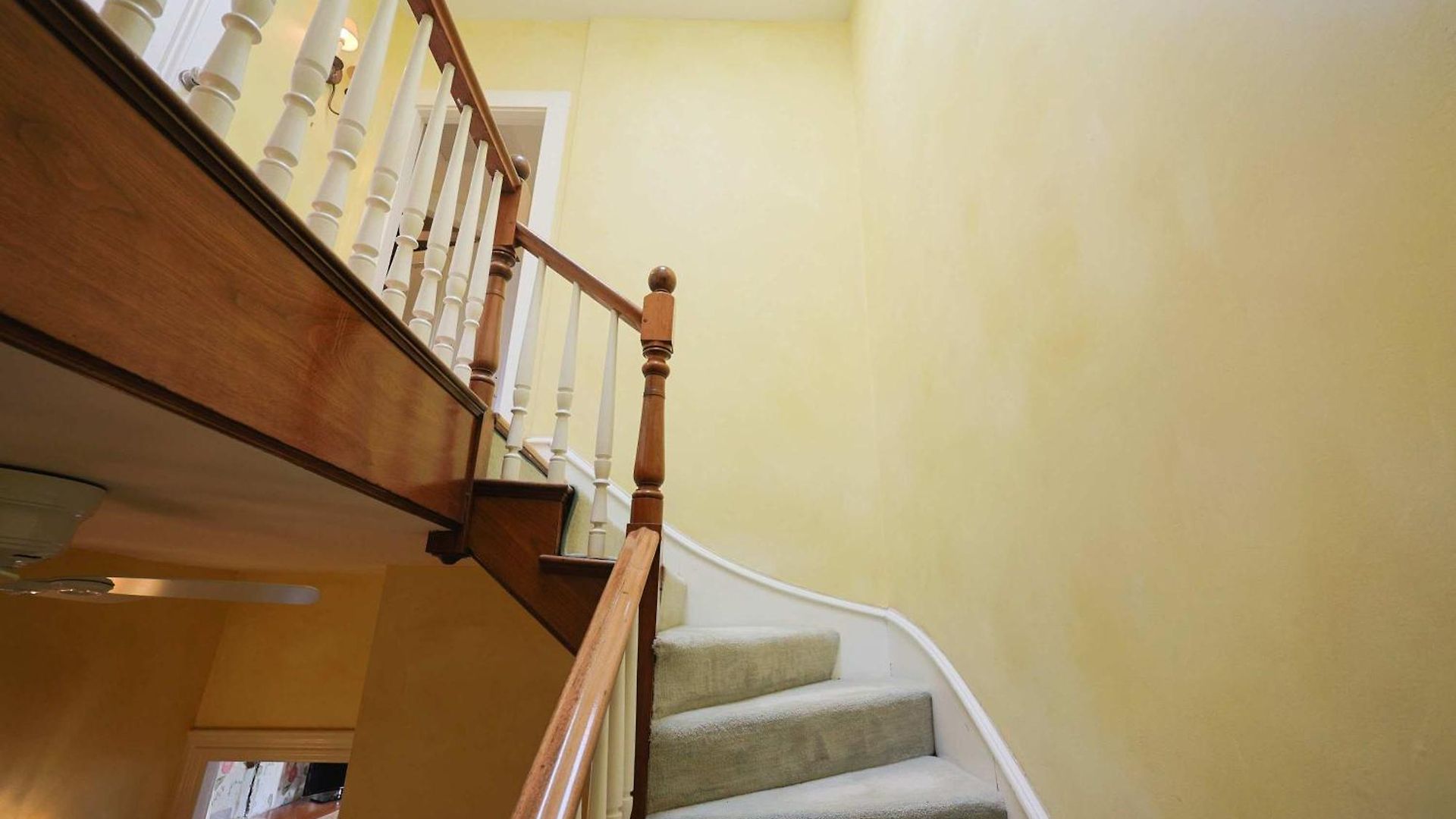 Brownstone Stay, Includes Parking *