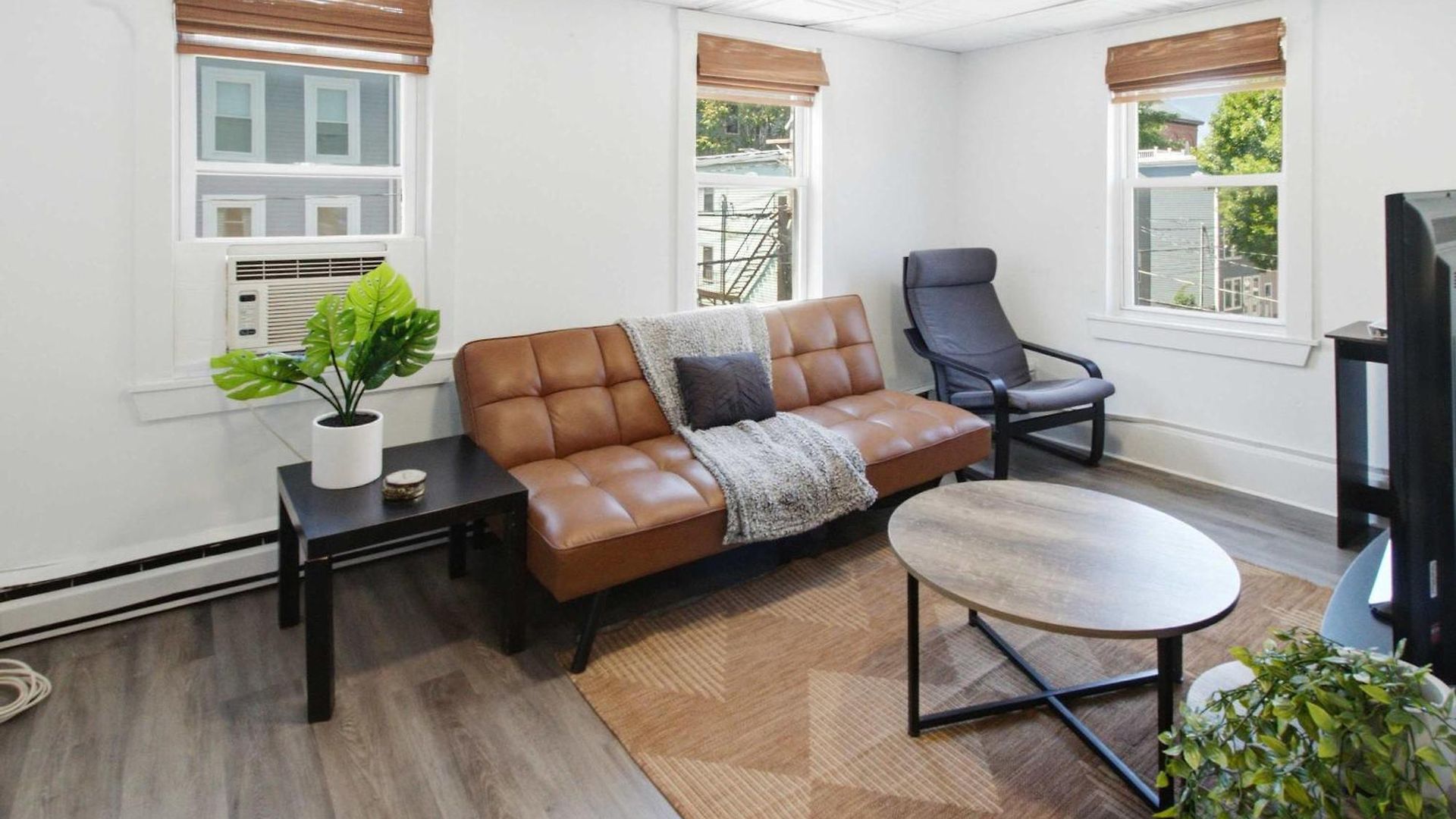 Apartment 2br Near Airport Public Transit To Downtown Boston