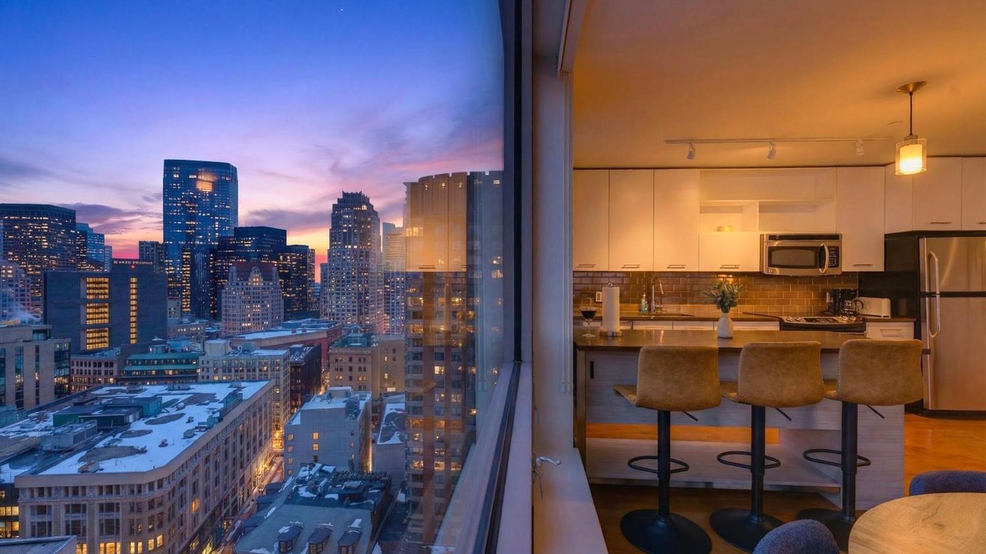 2 Bedroom Lux In Downtown Tower *