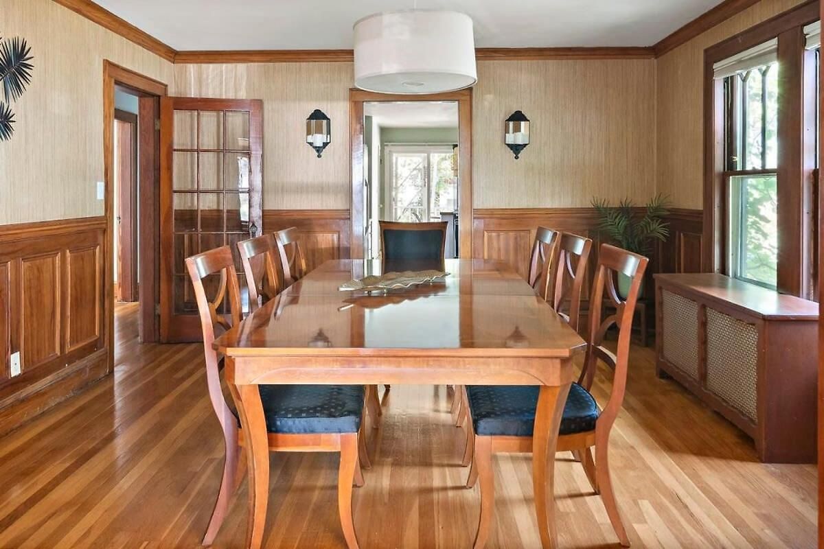 Walk To T, Jamaica Pond, Dining & Whole Foods Apartment