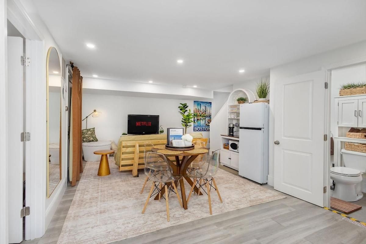 Private Own Entry Parking 7 Min To Train Apartment *