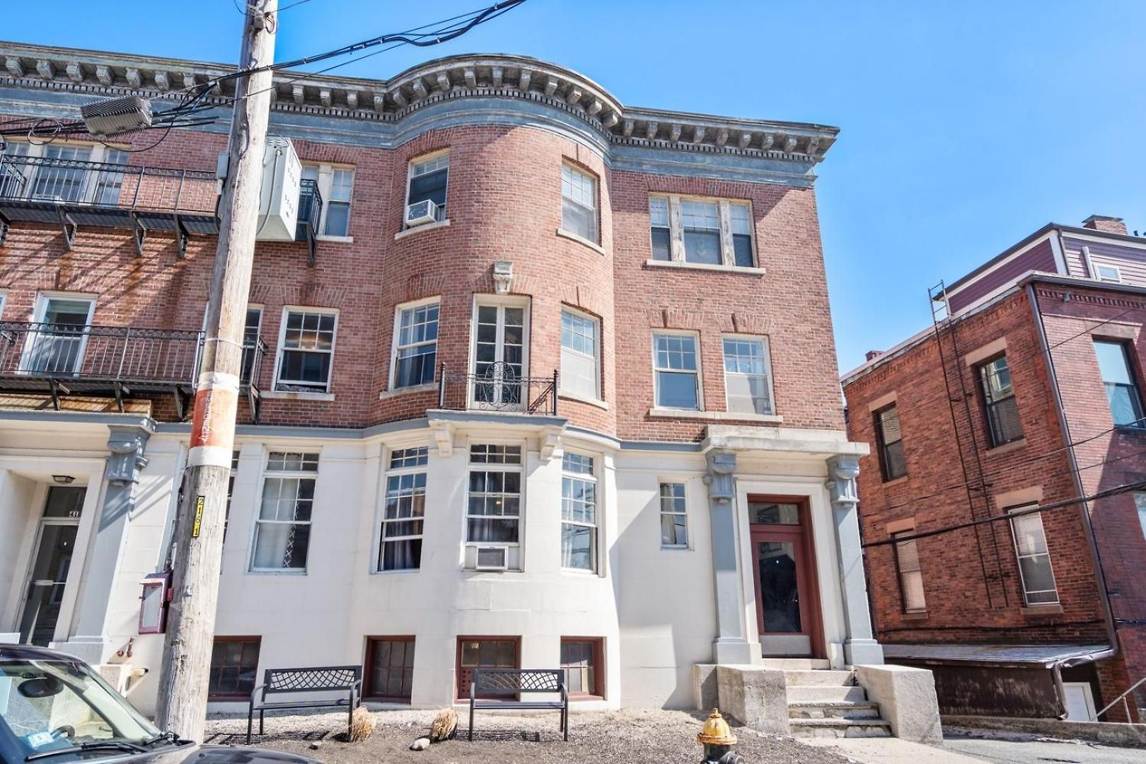 W/ Ac, W/d & Line Apartment Boston