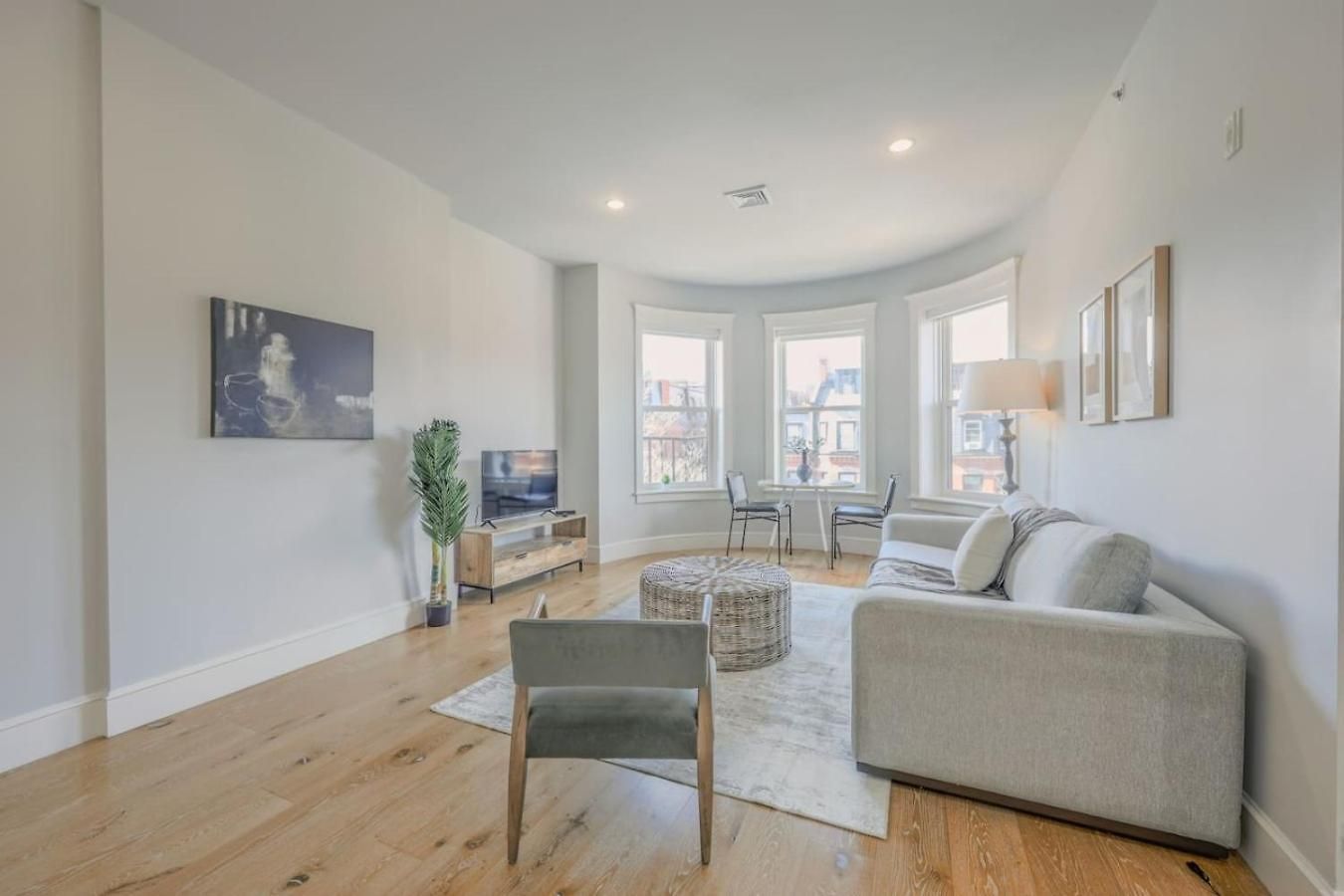 Apartment Prime Location Newbury Street 1br *