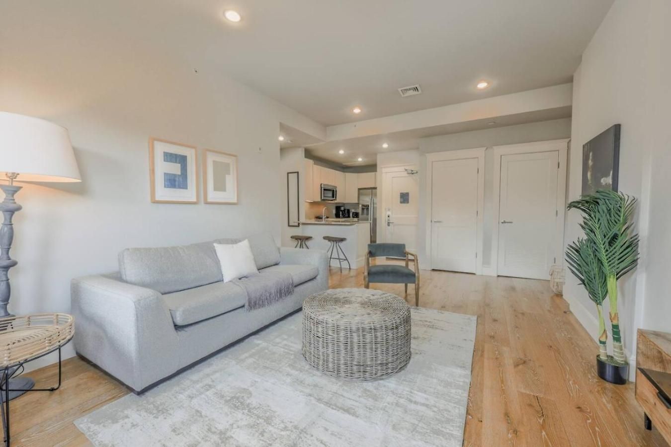 Prime Location Newbury Street 1br Apartment Boston