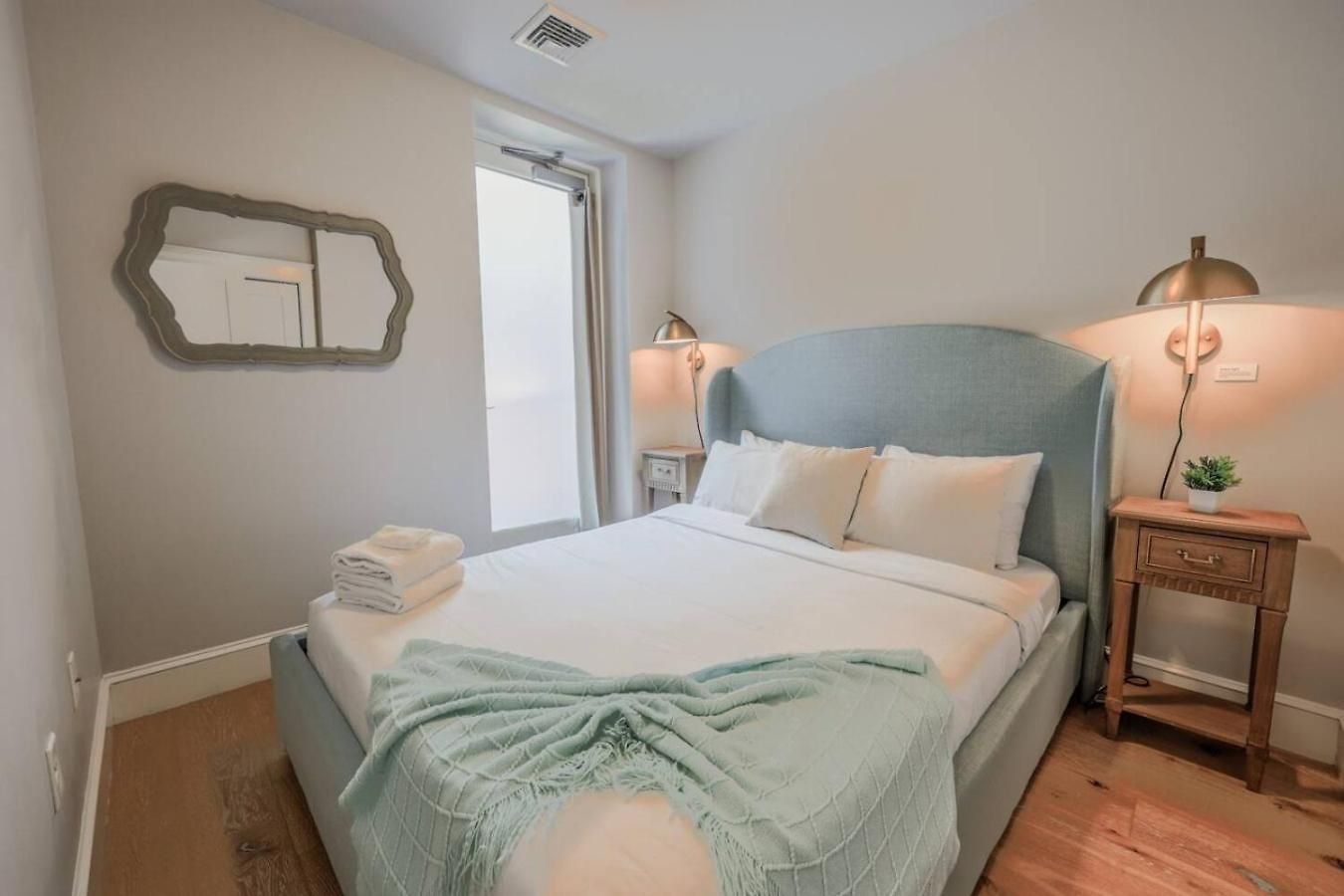 Sun-filled 1br Steps From Public Garden