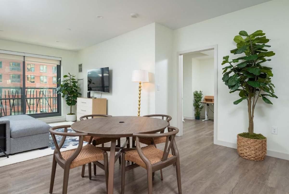 2br Den Fenway Walk To Bu Longwood Red Sox Apartment *
