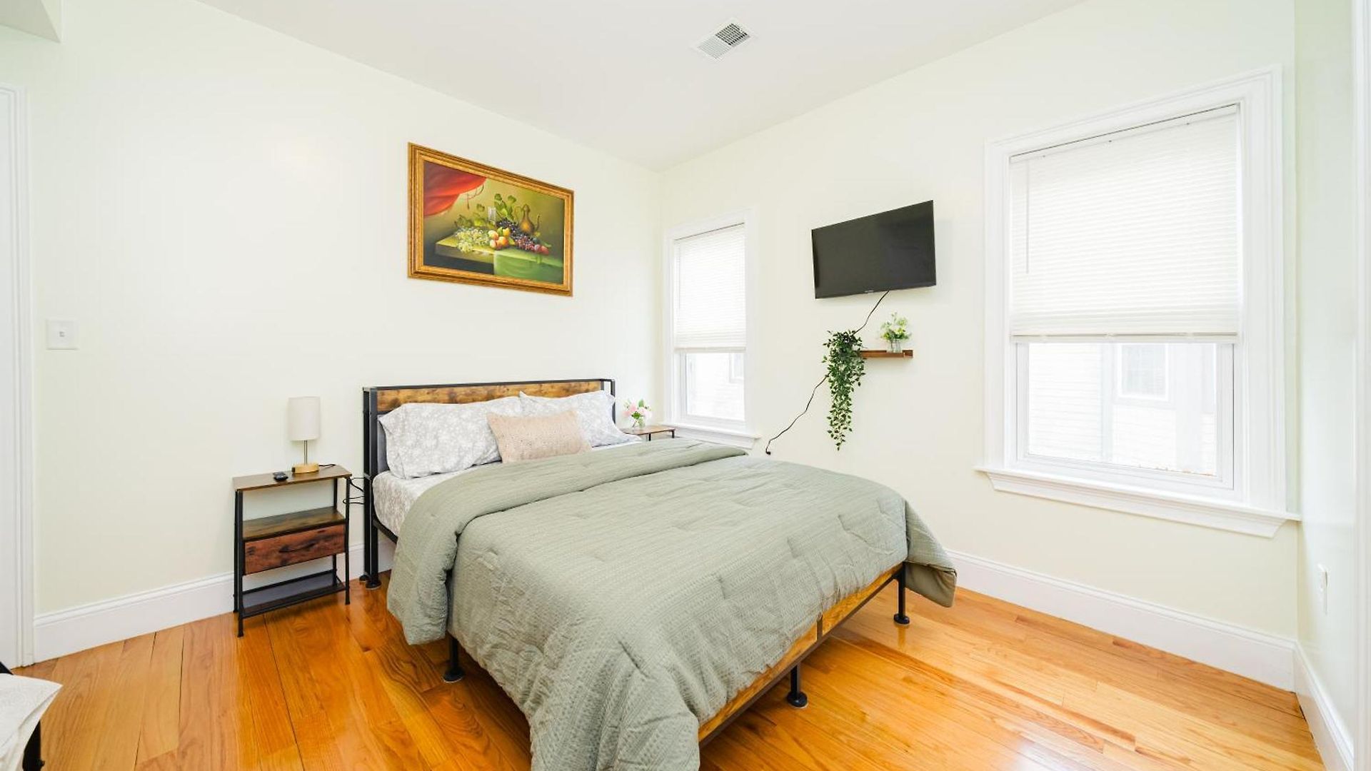 Apartment Inviting 4br - Kid Friendly - Near I-95 & Free Parking 90-2