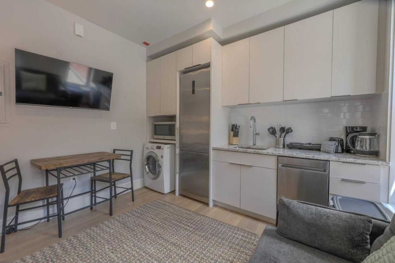 Stunning On Newbury St Apartment Boston