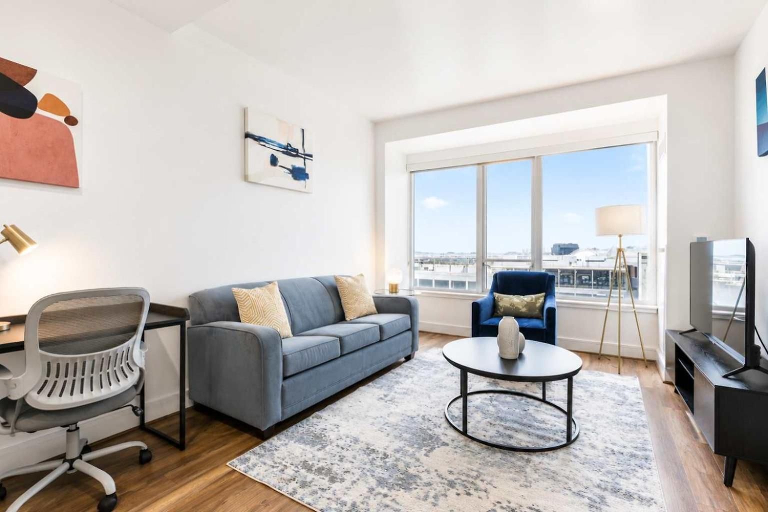 Apartment Chic Waterfront In