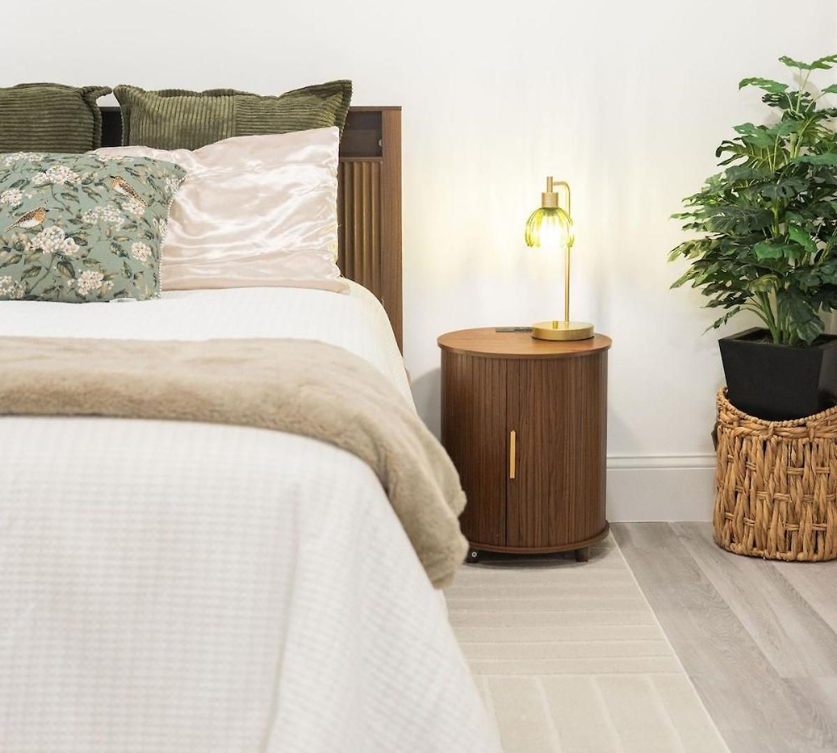 Private Own Entry Parking 7 Min To Train Apartment *
