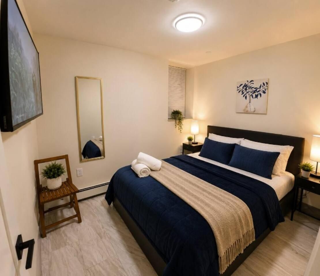 Apartment A New 2 Bedroom, 17a Boston