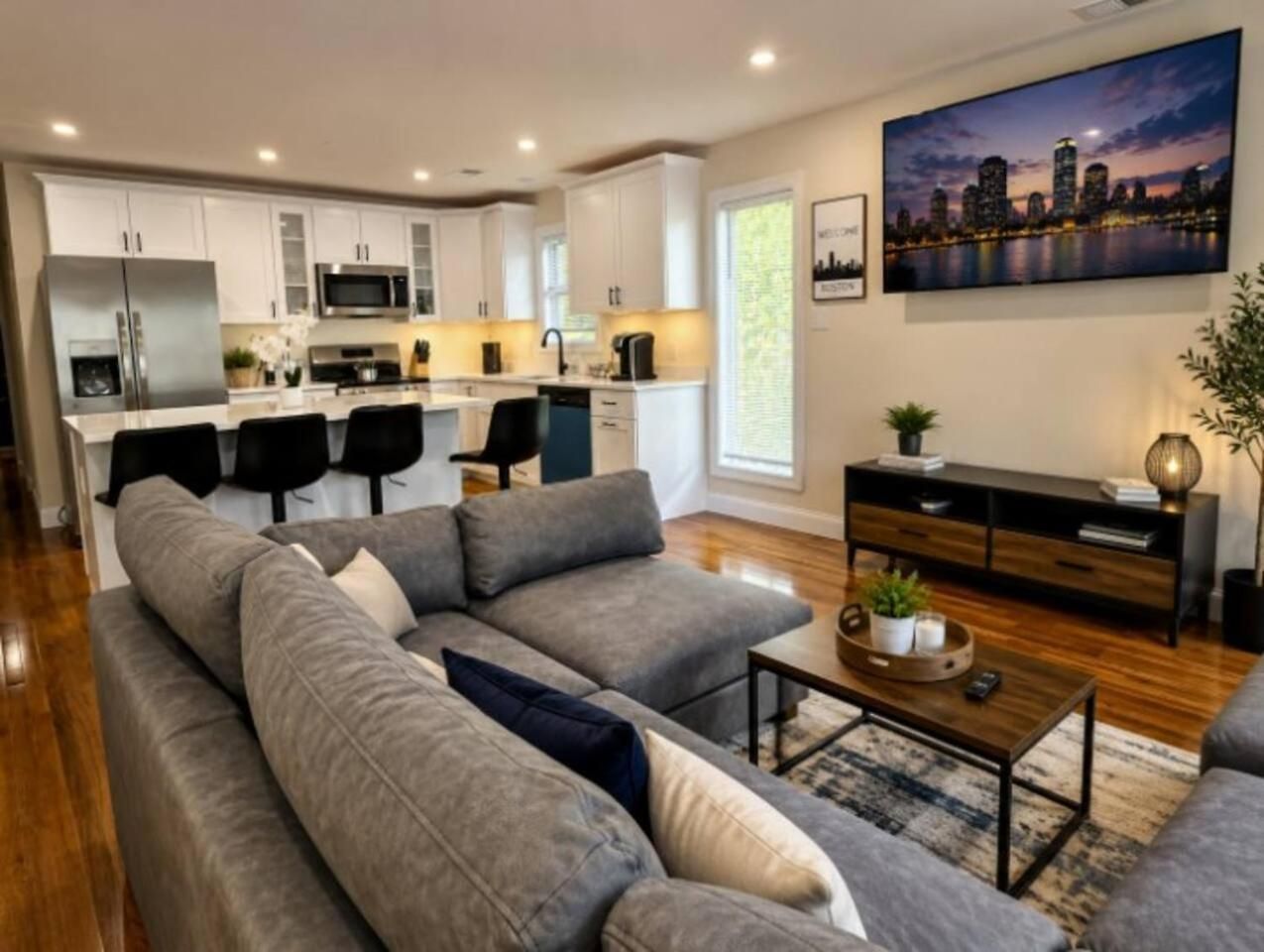Apartment A New 3 Bedroom 4 Beds 2 Bath, 3 Boston