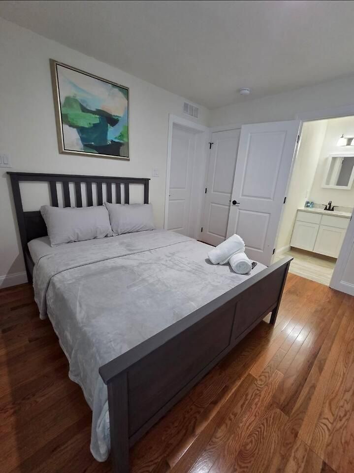 Apartment A New 3 Bedroom 4 Beds 2 Bath, 2