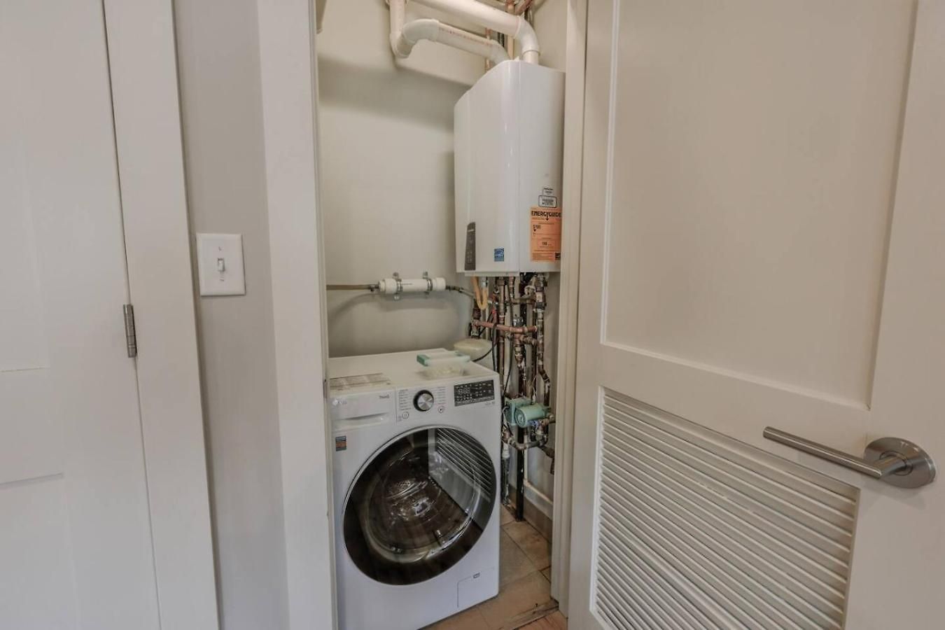 Spacious 1bed 1bath In Back Bay Apartment *