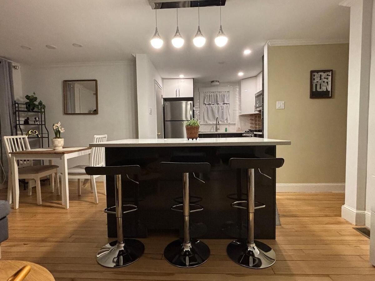 Apartment Modern 3 Bedroom With Parking In