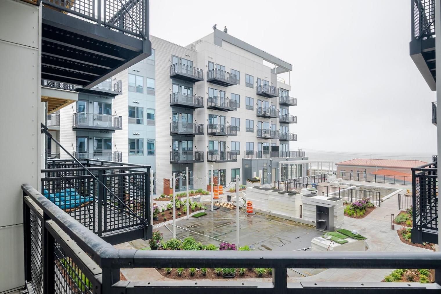 Apartment Blueground Revere Balcony Nr Revere Bos-1335