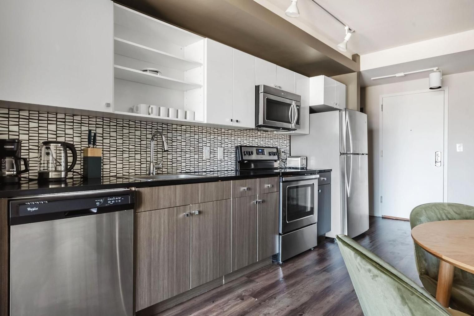 Blueground Chinatowntheater Dist Gym Nr Food Bos-1069