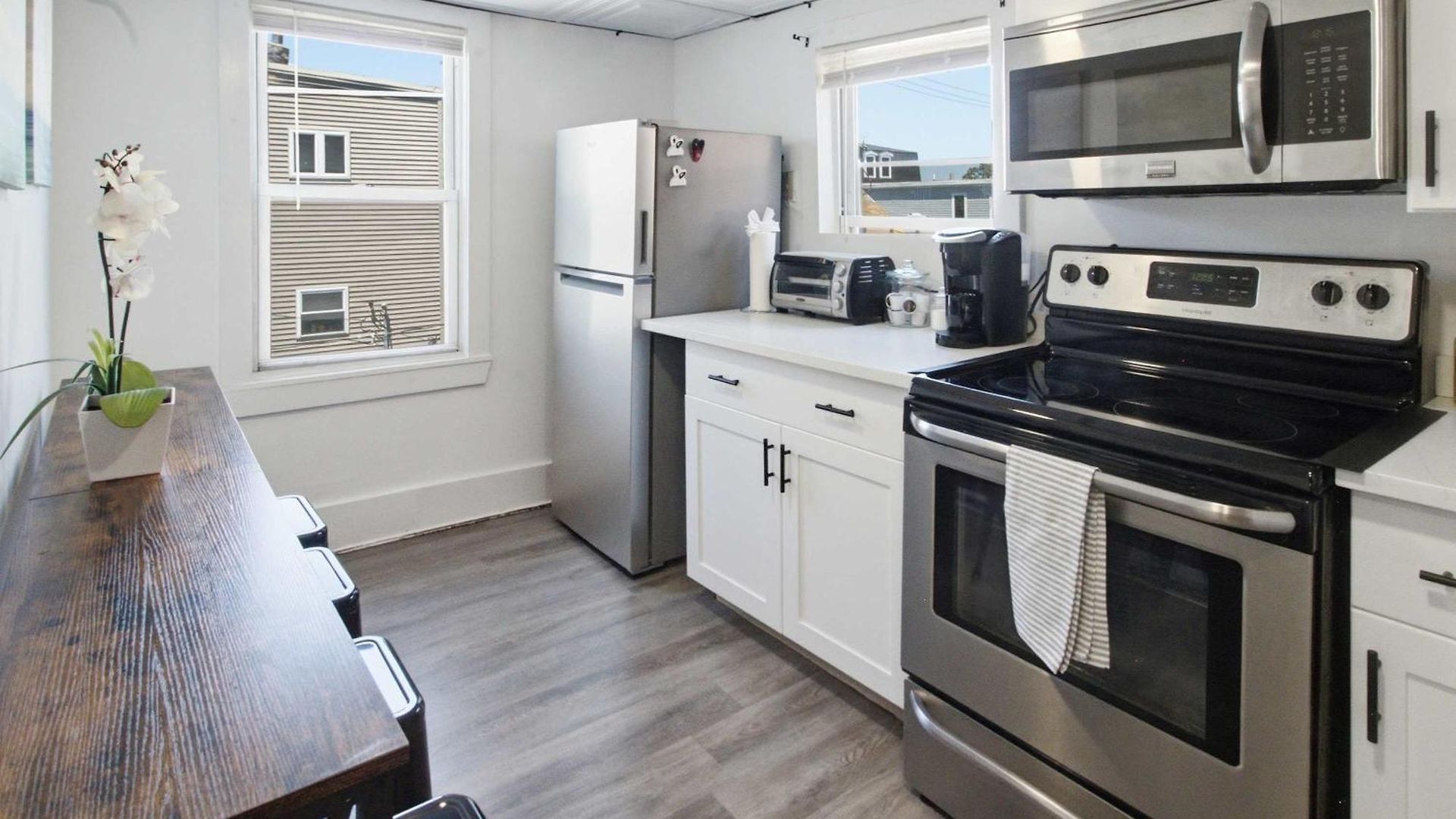 2br Near Airport Public Transit To Downtown