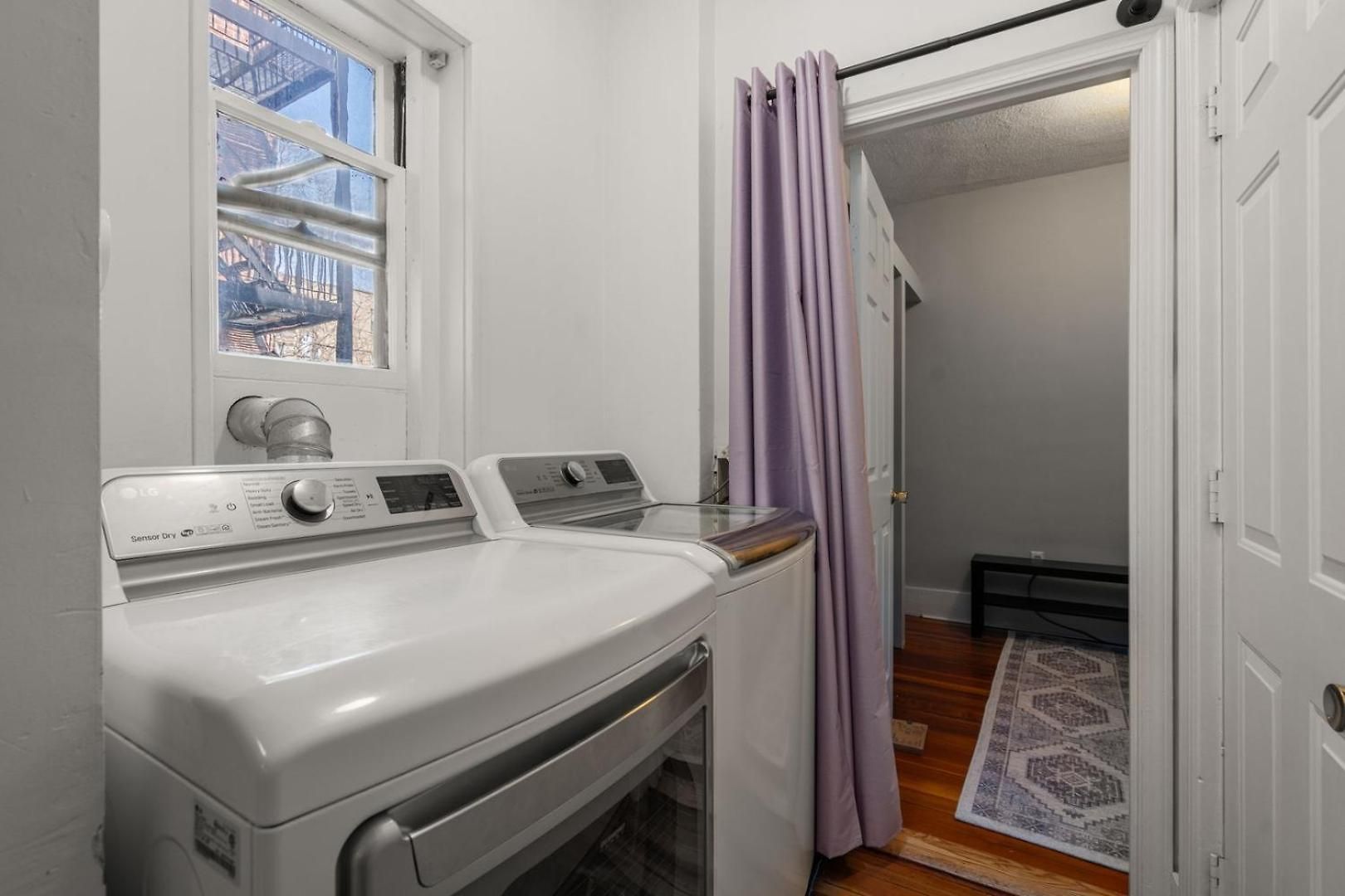 Apartment W/ Ac, W/d & Line *