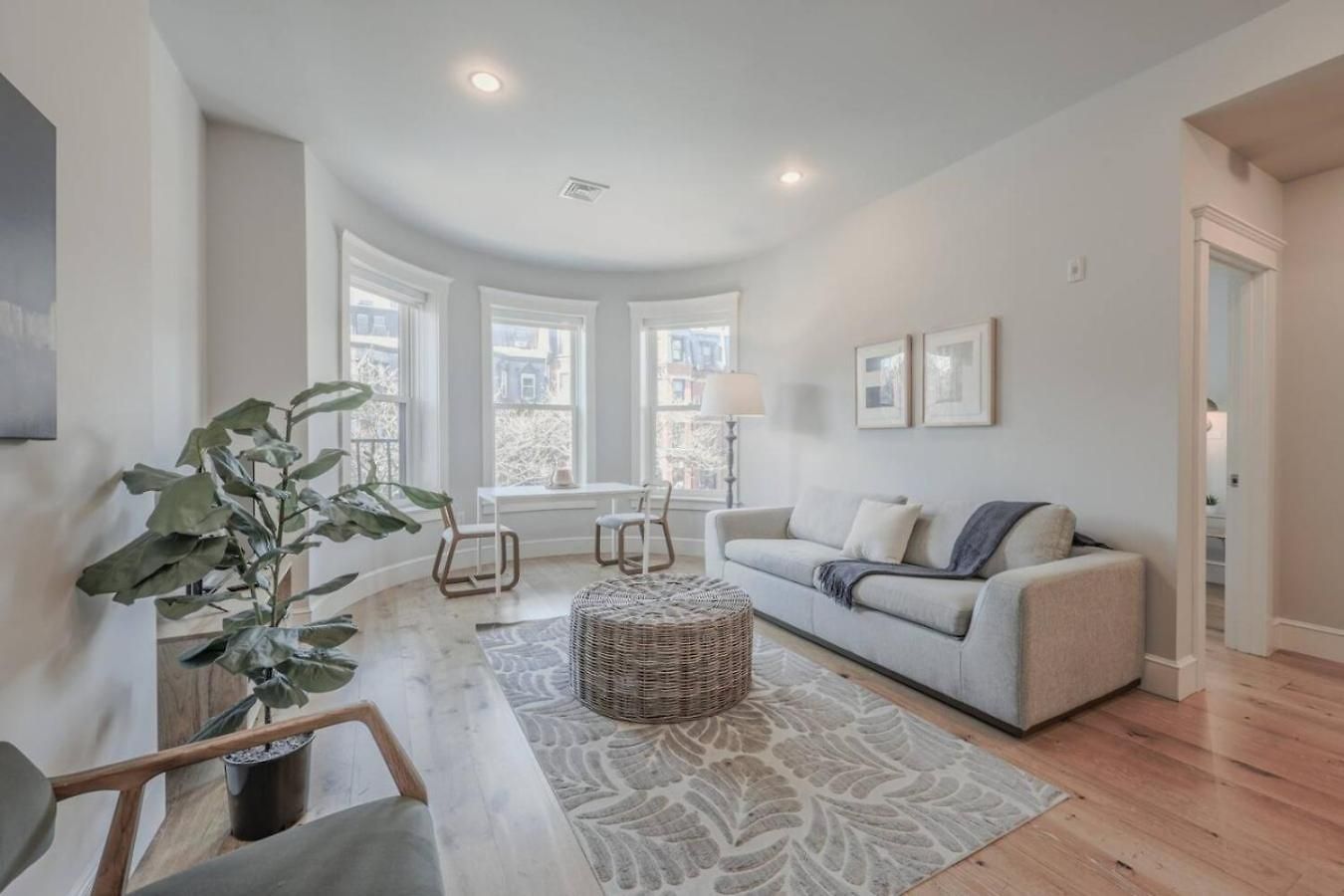 Spacious 1bed 1bath In Back Bay Boston
