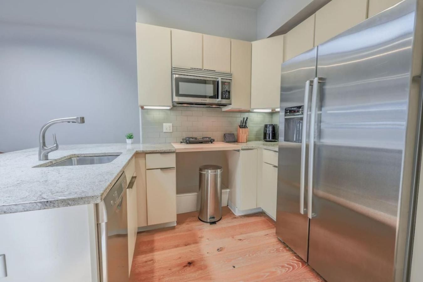 Classic Back Bay 1br On Newbury Street Apartment *