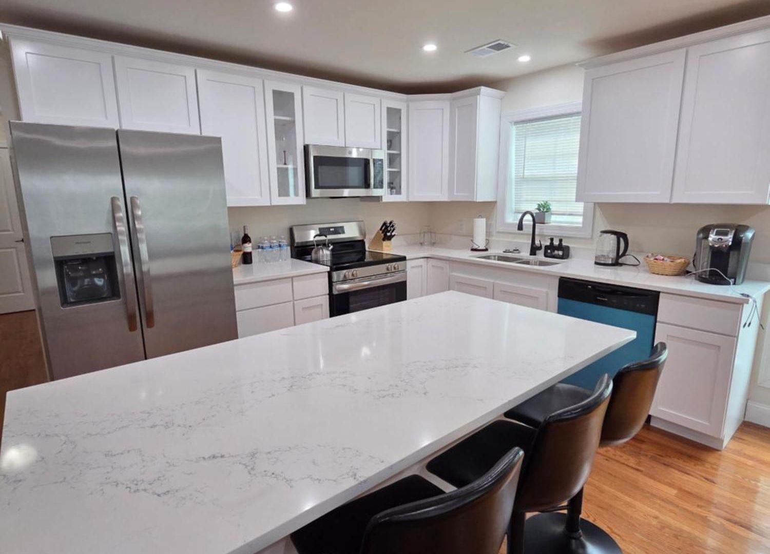 Apartment A New 3 Bedroom 4 Beds 2 Bath, 1 *
