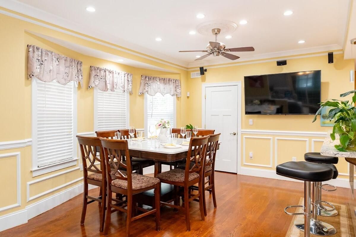 Spacious 5br Single House Near Bostonfree Parking 47 *