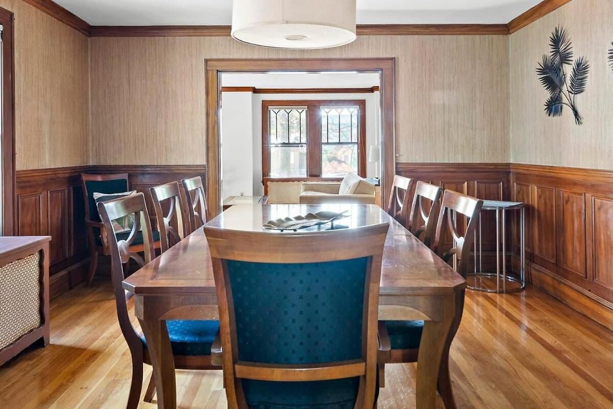 Apartment Walk To T, Jamaica Pond, Dining & Whole Foods