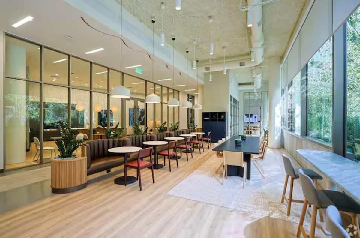 Apartment King 1br Near Harvard Gym Washer Dryer Parking *