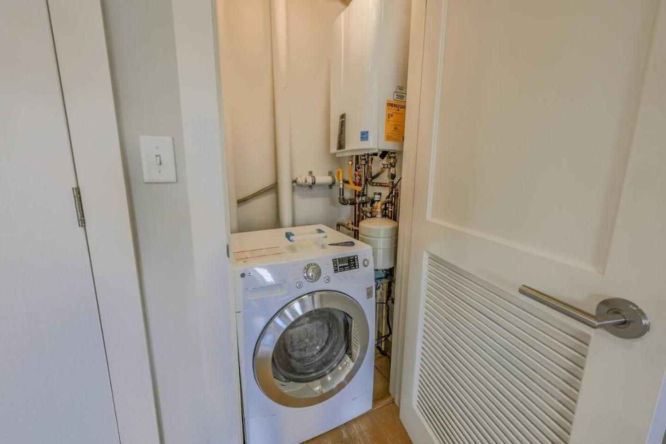 Prime Location Newbury Street 1br Apartment Boston