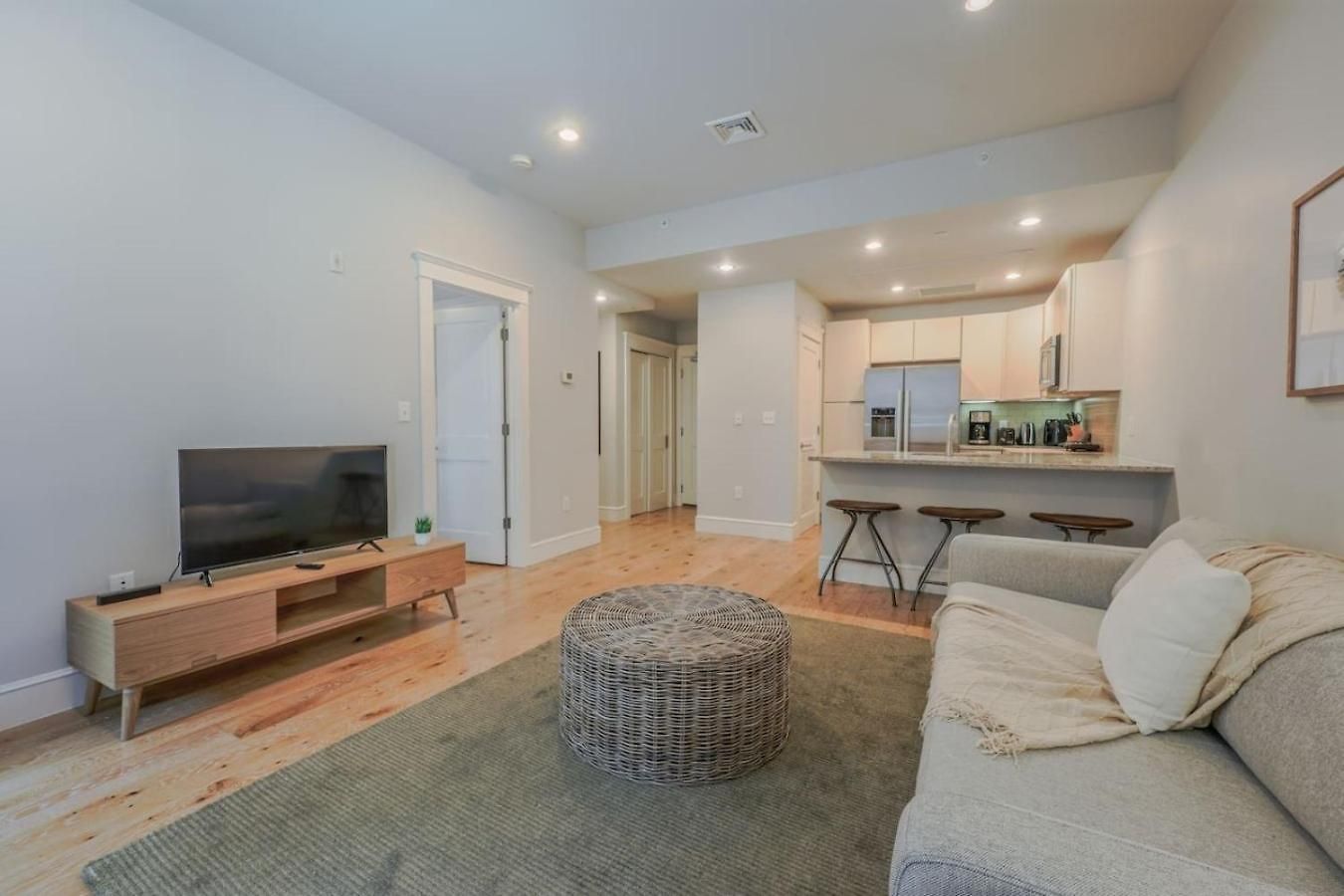 Sun-filled 1br Steps From Public Garden Boston
