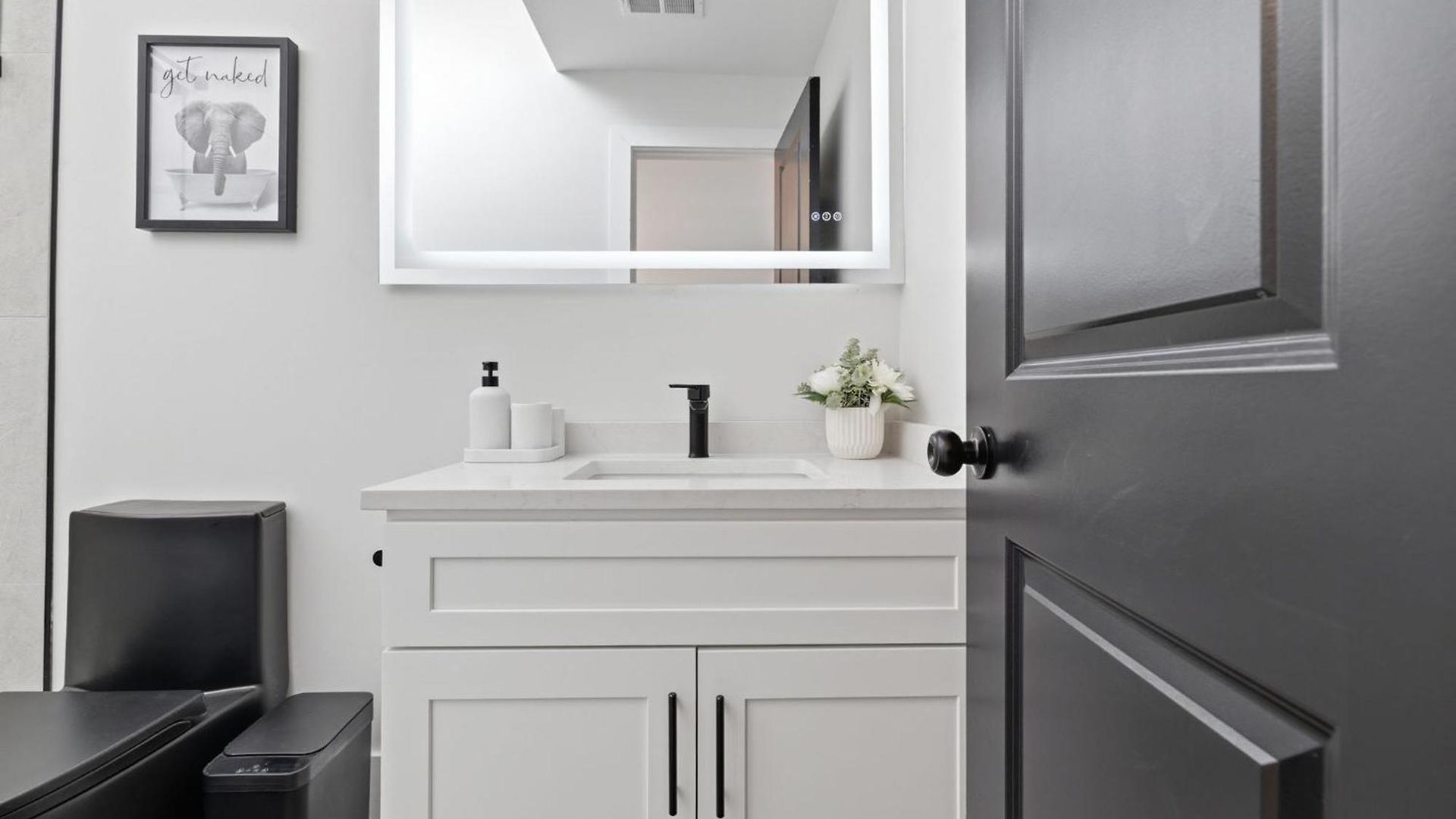 Bright And Spacious 3br Apt, Gated 2 Car Parking Boston