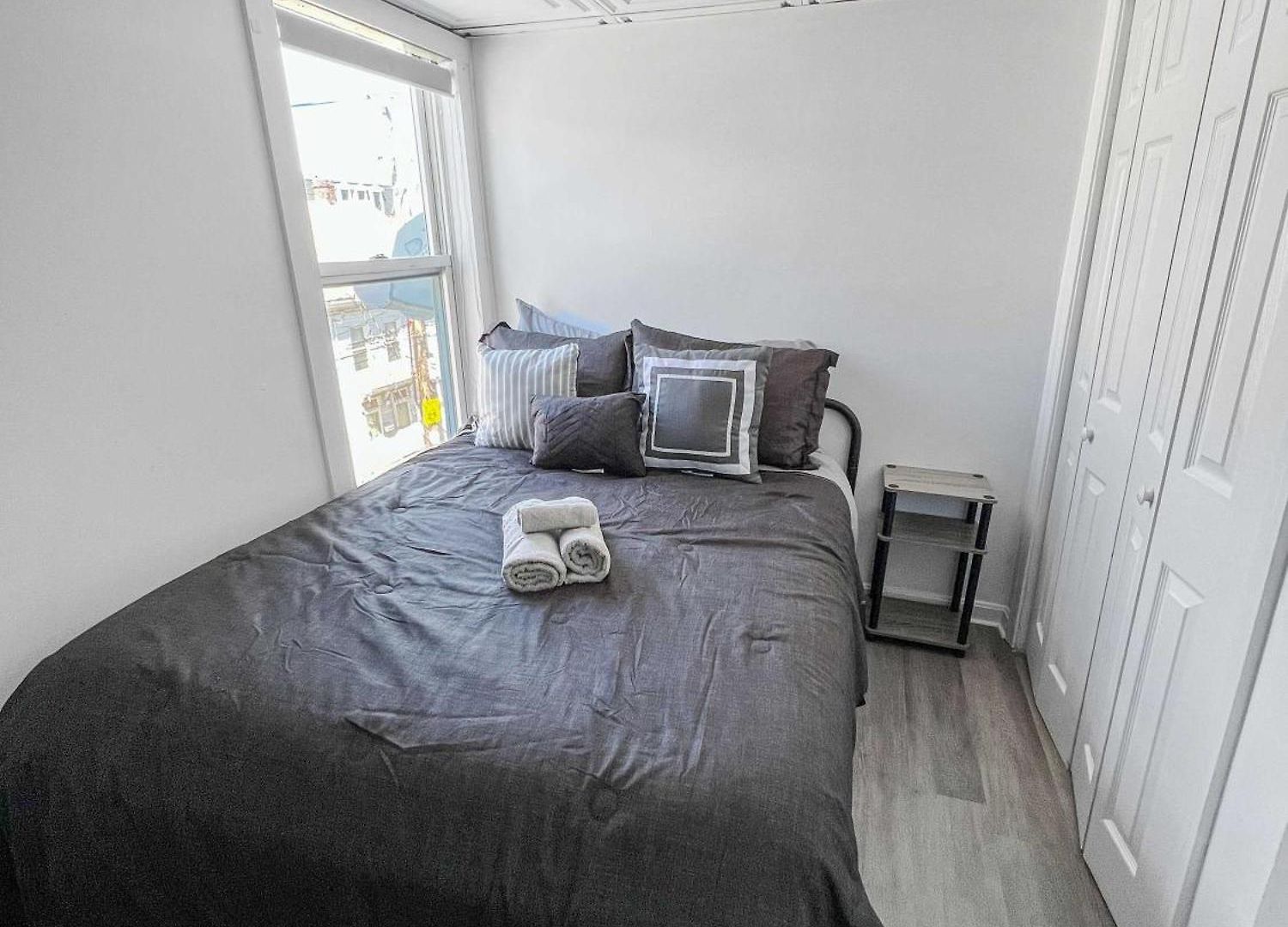 2br Near Airport Public Transit To Downtown * Boston