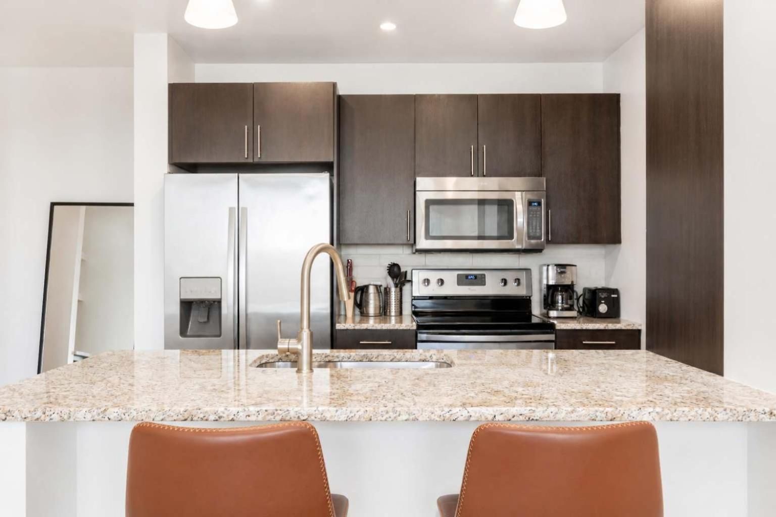 Chic Waterfront In *