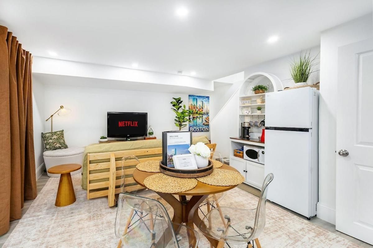 Private Own Entry Parking 7 Min To Train Apartment