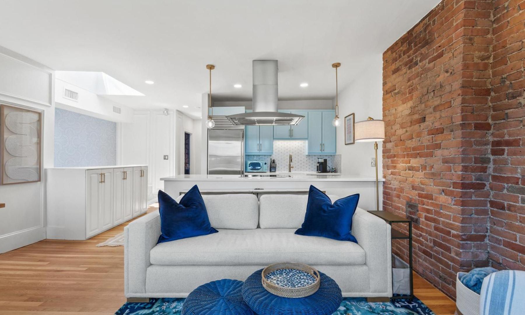 Apartment South End Furnished 2 Bedroom Walk To Copley, Prudential, Commons, Mgh, Public Gardens, Public Library
