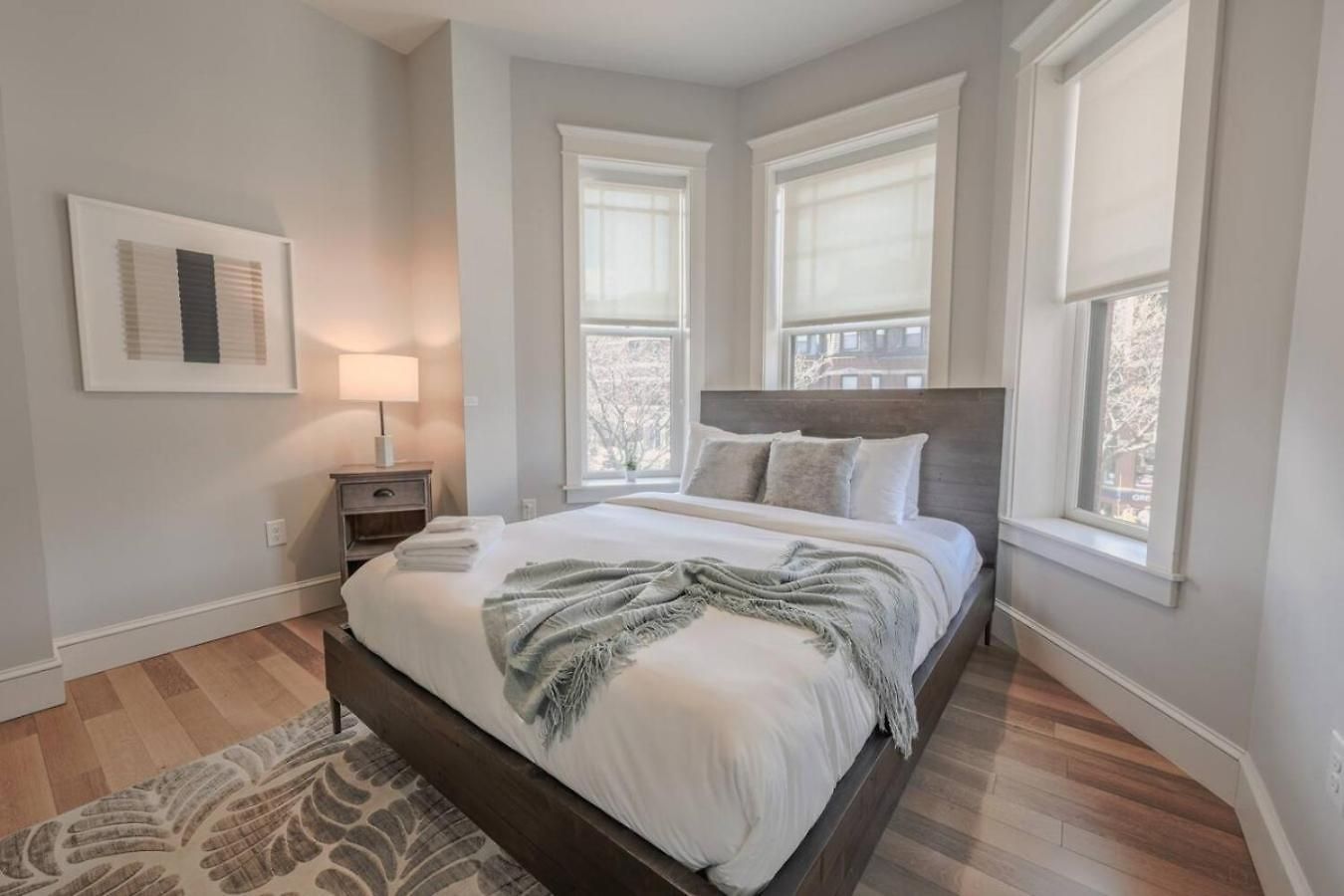 Bright Newbury Street 1 Bedroom *