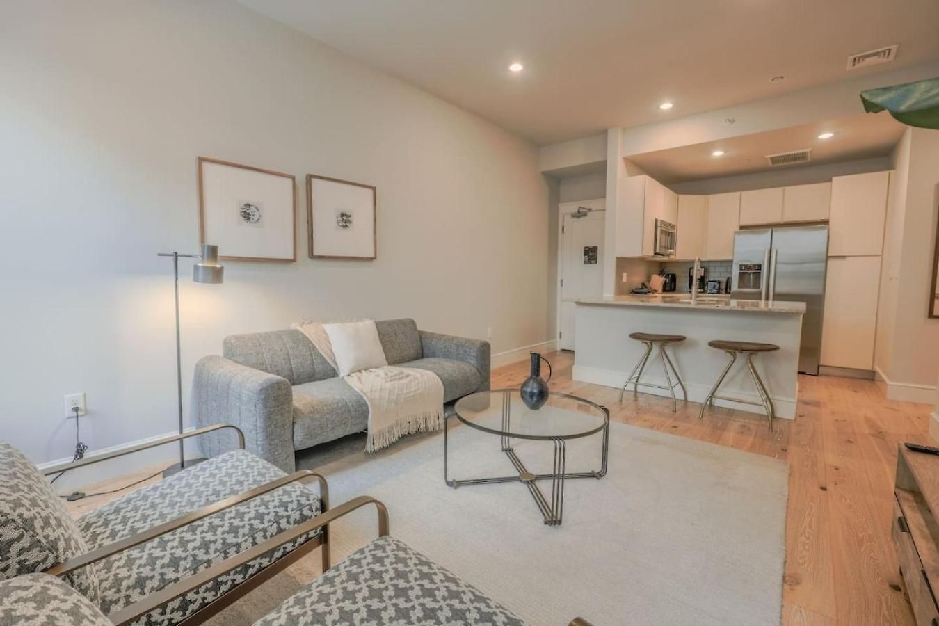Stylish 1br Newbury St * Boston